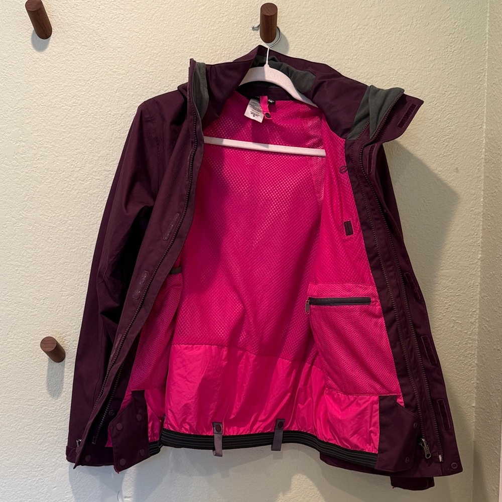 Patagonia Women’s 3in1 Ski and Snowboard Jacket Size M - Picture 12 of 12